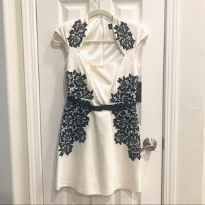 Laundry by Shelli Segal Black Lace Appliqué Dress